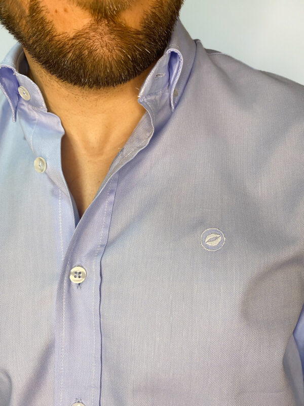 Camisa Oxford azul claro